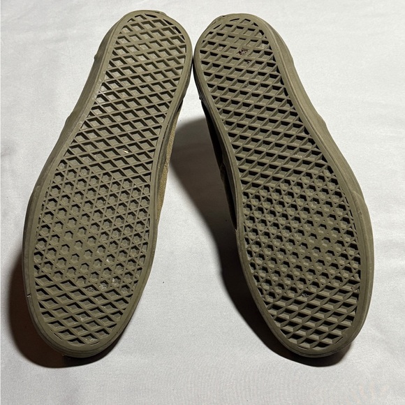 Vans “Eras” Army Green Gumsole - Picture 5 of 10